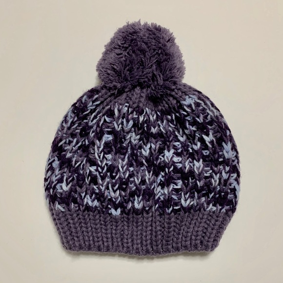 Cute beanie with big Pom - Picture 5 of 5